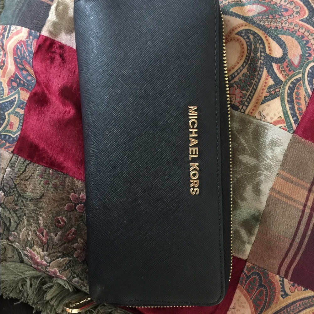 COPY - Michael Kors Jet Set Wallet